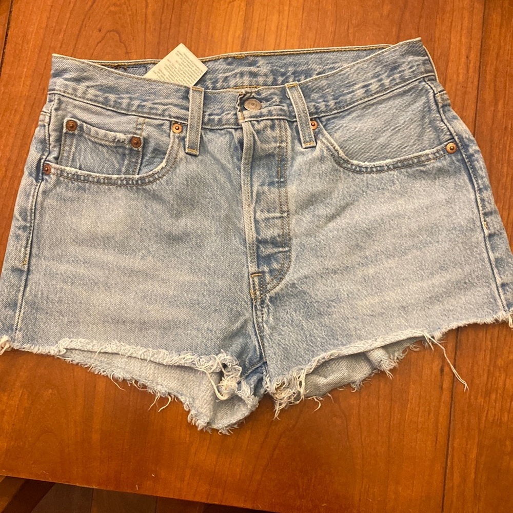Levi’s 501 button fly high waisted jean short sz 26 waist